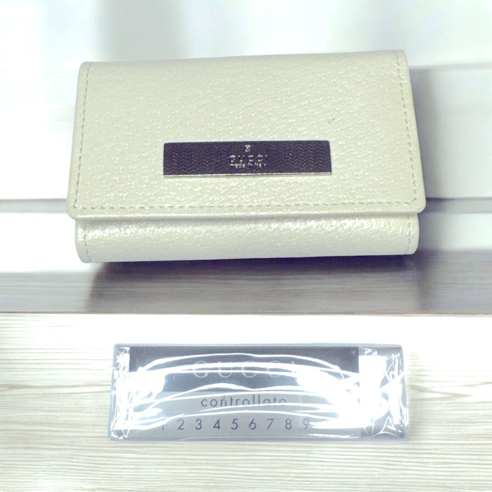 Gucci Cream Leather Key Holder